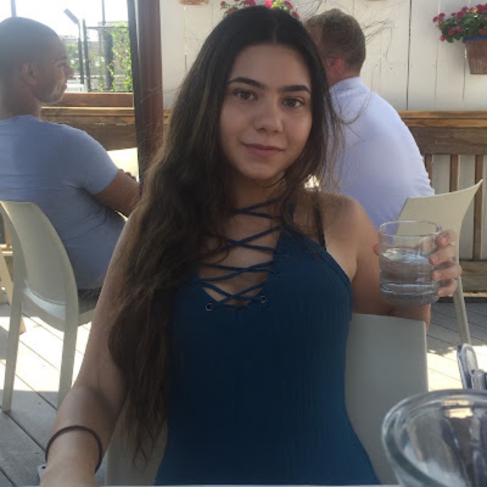 Meet your Posher, Danielle